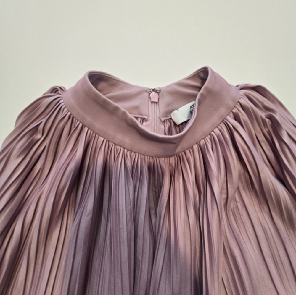 Atlein Mauve Plisse Top In Pink Turtleneck Sleeveless Size 4 - Picture 4 of 12